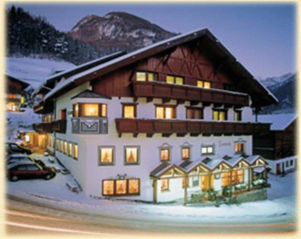 Hotel Lammwirt Jerzens Exterior photo